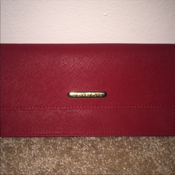 New Michael Kors clutch - Picture 1 of 4